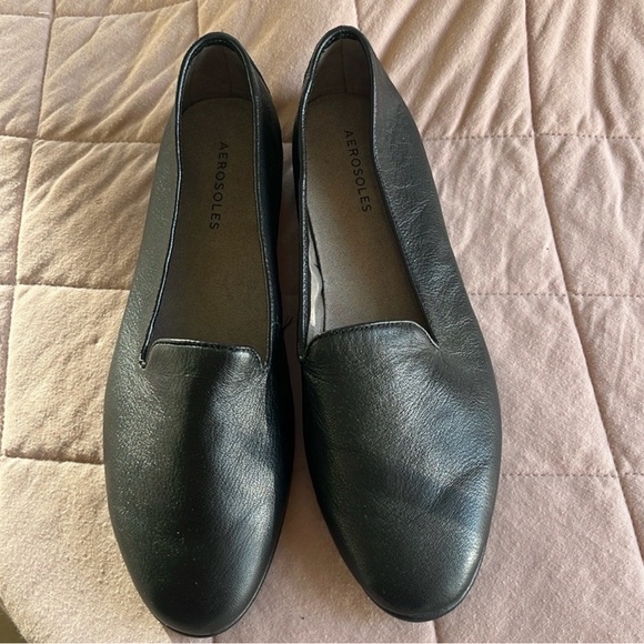 AEROSOLES Shoes - AEROSOLES Black Leather Flats